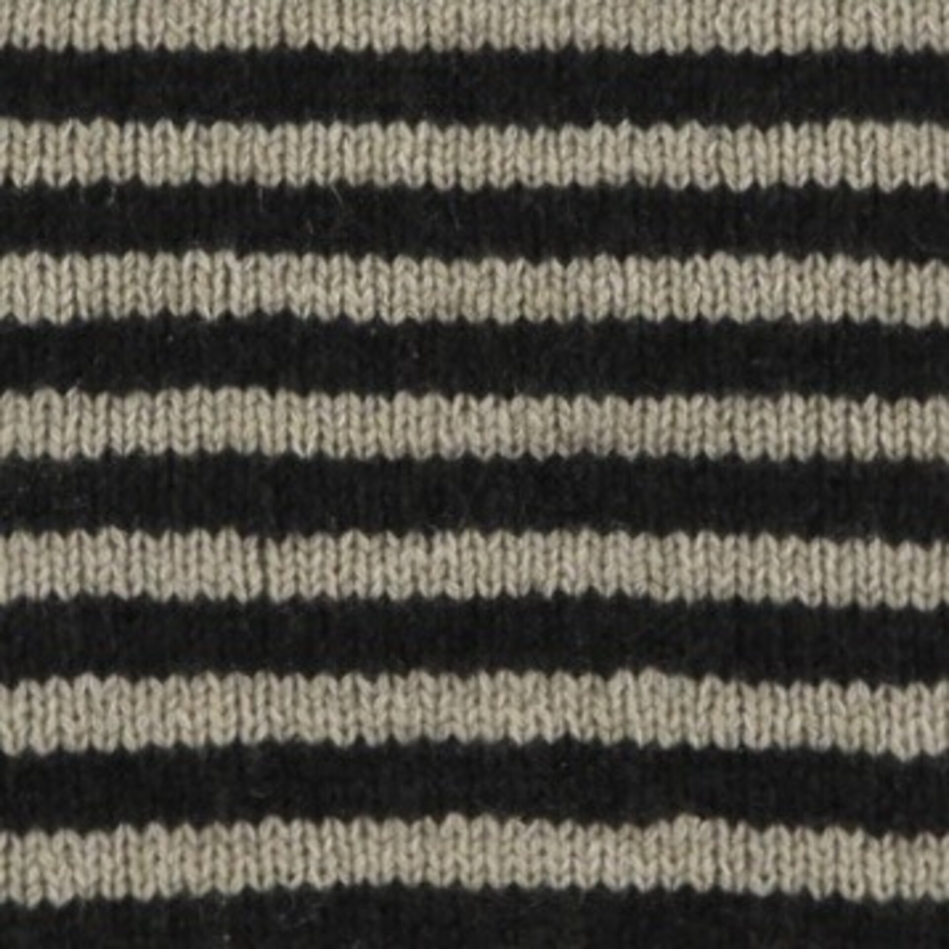 GORRO RAYA NEGRO/CRUDO CASHEMERE RECICLADO - 2